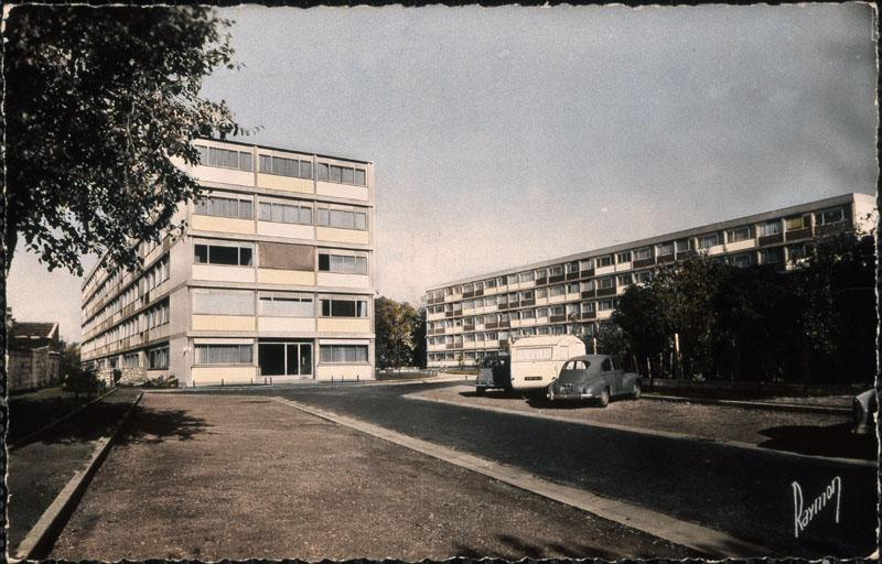 Vue générale de nouveaux immeubles.
