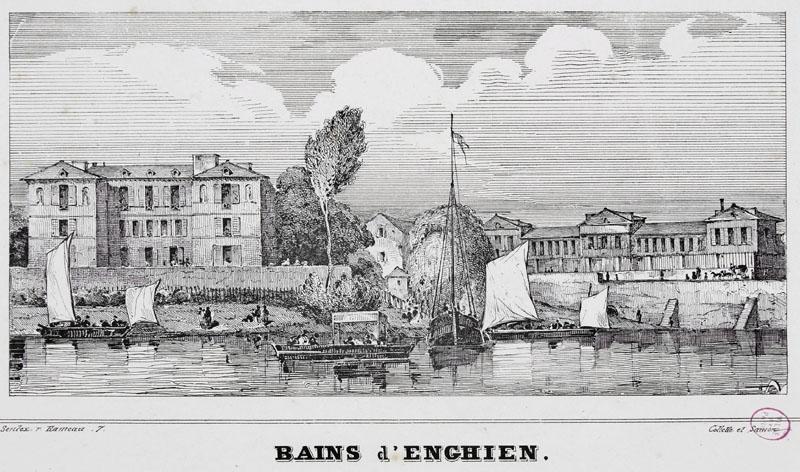 L'Hôtel des Quatre Pavillons et l'établissement thermal depuis le lac.