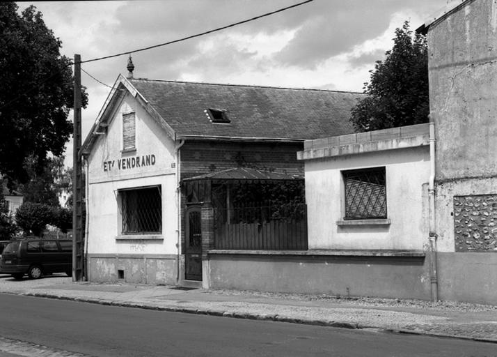 Maison abritant les établissements Vendrand (en fin d'activité), 28 rue des Fabriques.