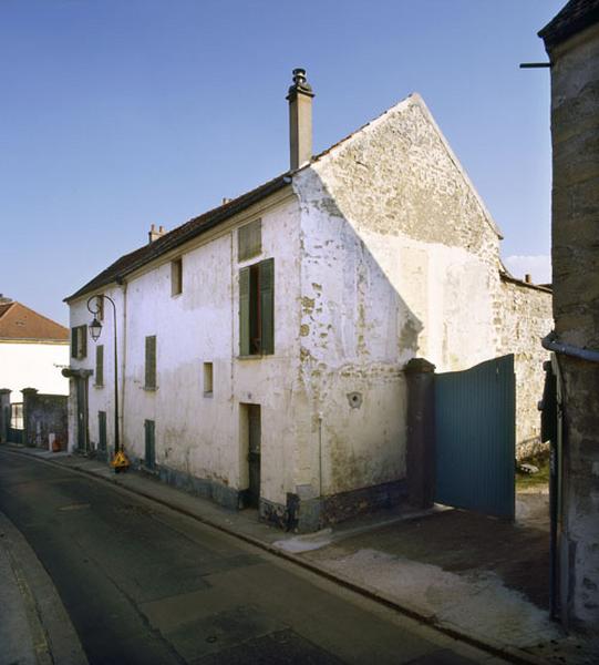 vue d'une ancienne exploitation agricole, 23-25 rue du Général-de-Gaulle
