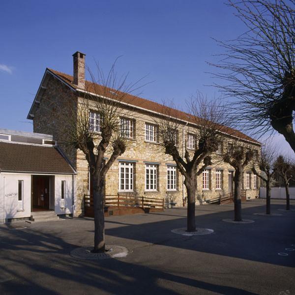 vue du bâtiment sur cour