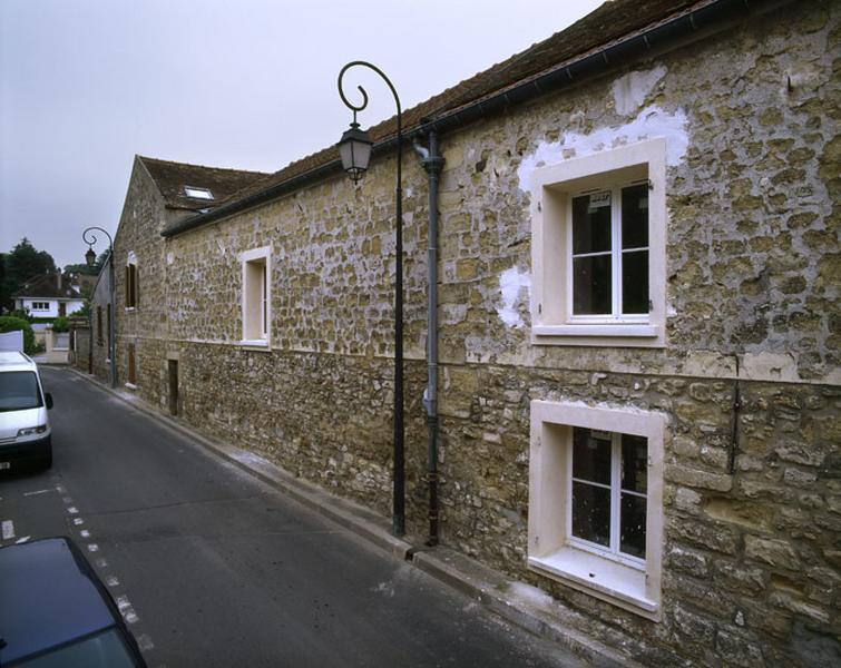 maison en cours de rénovation, 1 rue de la Gare, la façade latérale donne sur la rue de la Gare