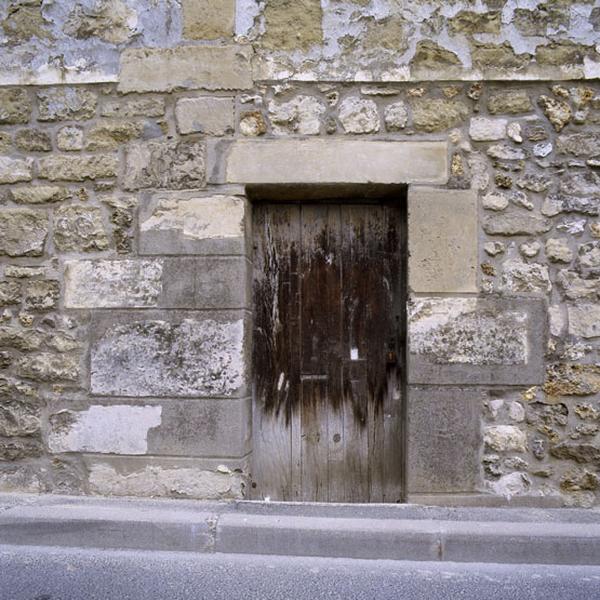 maison en cours de rénovation, 1 rue de la Gare : une porte latérale