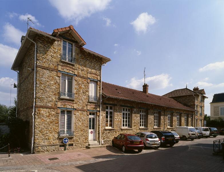 façade sur rue de l'école