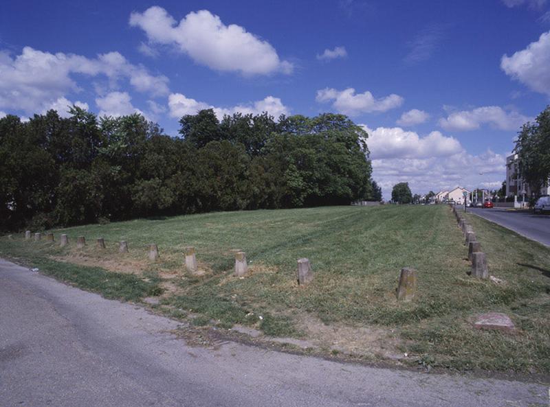 Perspective de la coulée verte correspondant au tracé de l'aqueduc de la Vanne enterré à la limite des territoires de Juvisy et de Savigny-sur-Orge.