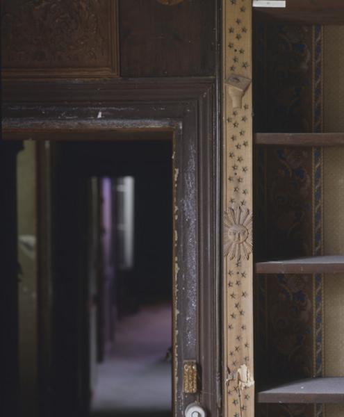 Enfilade de pièces communiquant avec l'ancienne bibliothèque de Camille Flammarion.