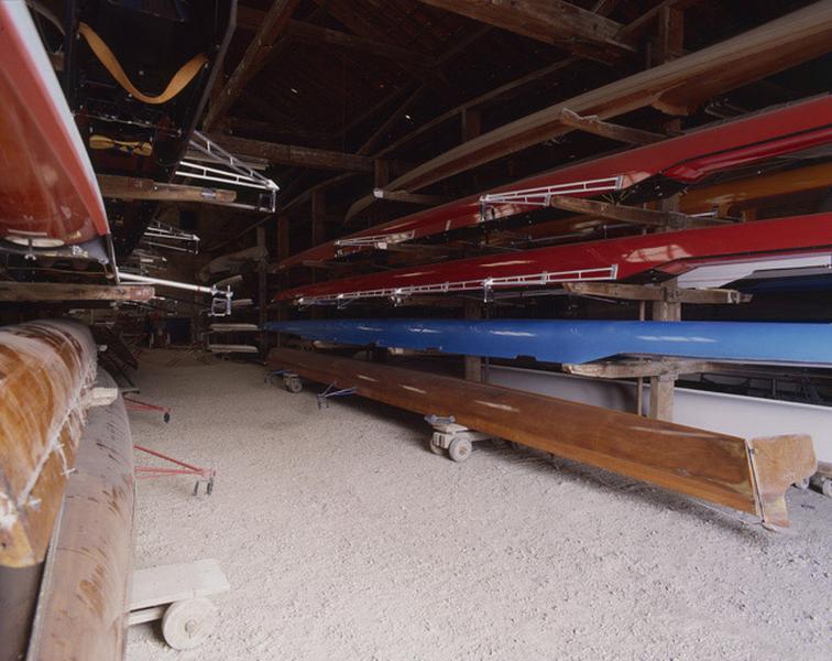 Vue d'une travée intérieure du second hangar à bateaux.