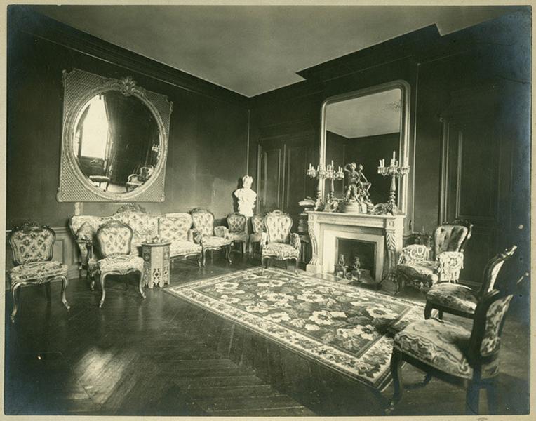 Le salon de Camille Flammarion.