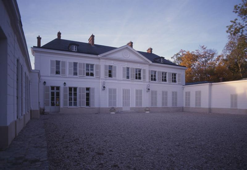 Façade antérieure du château.