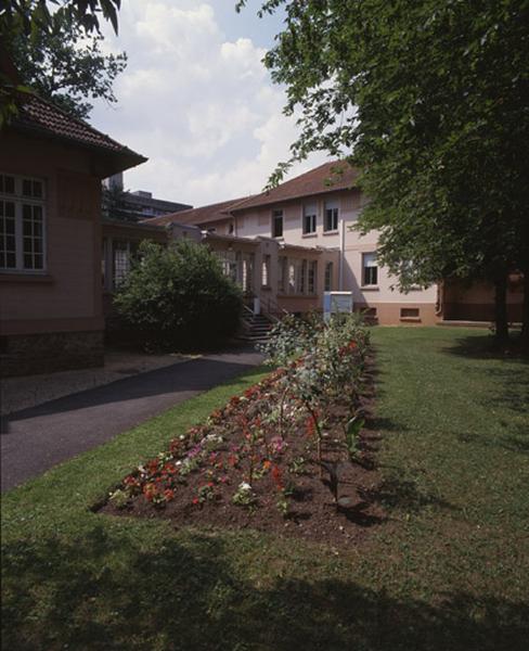 La division Grancher et la galerie de liaison (avec le pavillon central).