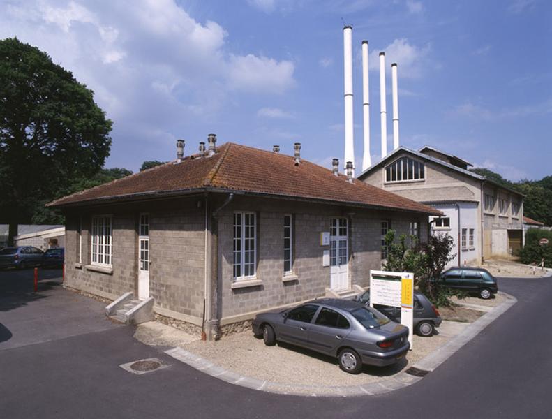 Pavillon Louis-Pasteur, à côté du bâtiment de la chaufferie (Désiré-Bessin).