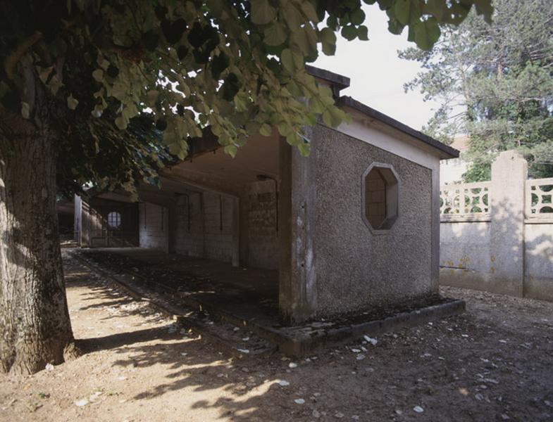 Cure d'air adossée au mur de clôture, orienté à l'ouest (secteur Léon-Jouhaux).