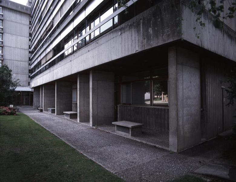 Bâtiment Georges-Brassens : détail du rez-de-chaussée.