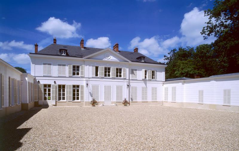 Façade antérieure sur la cour d'honneur.