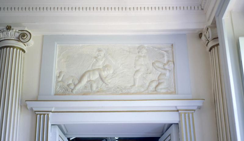 Un des 4 dessus-de-porte du grand salon, symbolisant les 4 saisons : l'été (mur face à la cheminée, côté parc).