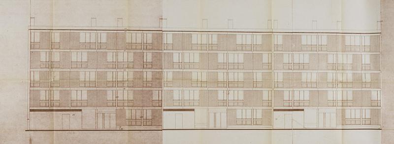 Bâtiments L (longs) : façade sur jardin d'un bâtiment R+4 desservis par 7 escaliers.