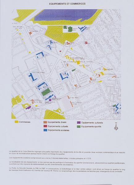 Plan de localisation des équipements et commerces ; septembre 2000