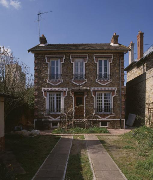 Vue d'ensemble d'une des maisons de la rue Libert.
