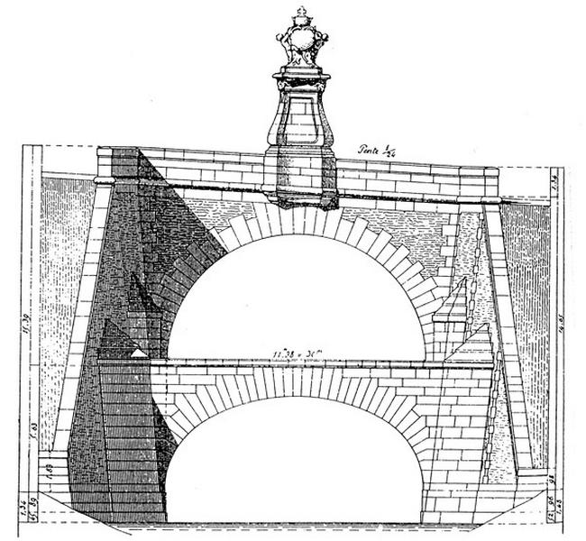 Elévation de l'ouverture amont du pont, montrant l'implantation de l'une des deux bornes-fontaines, d'après les relevés de Fernand de Dartein.