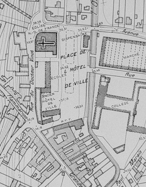 Plan topographique de Juvisy dressé par L. Poussin en 1945 : détail du château-hôtel de ville, des écoles communales et de l'église paroissiale.