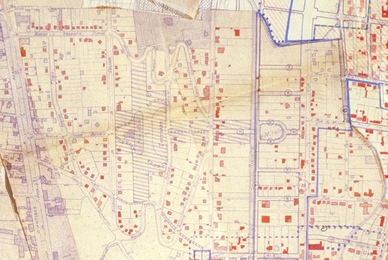 Plan de reconstruction et d'aménagement de la ville de Juvisy, non daté (1947 environ), portant en rouge les bâtiments totalement détruits : détail du lotissement du parc.