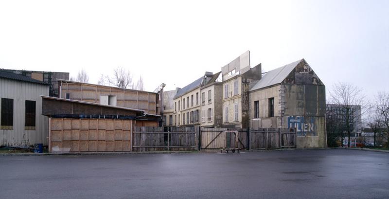 SFP (Société Française de Production), décor extérieur pérenne, représentant un quartier de ville inspiré de Paris, vue d'ensemble.