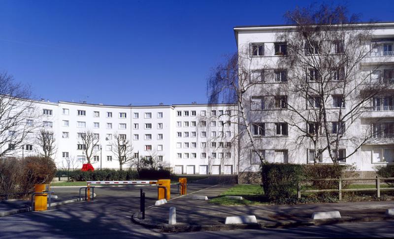 Vue des bâtiments depuis le boulevard Jules-Guesde.