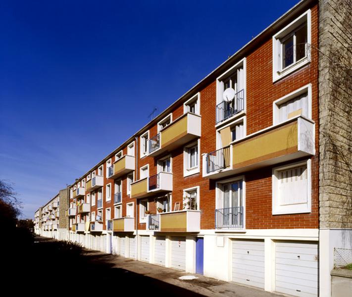 Détail de la mise en oeuvre des balcons d'un des immeubles.