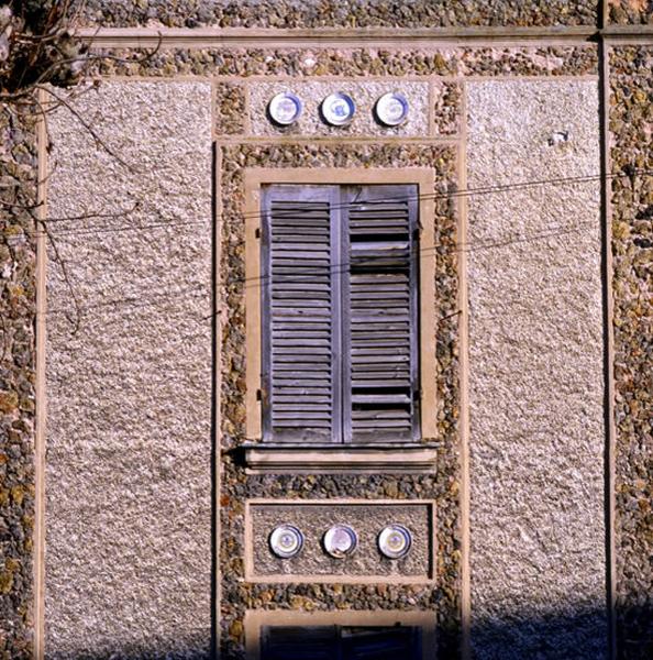 Détail de la maison 'aux assiettes'.