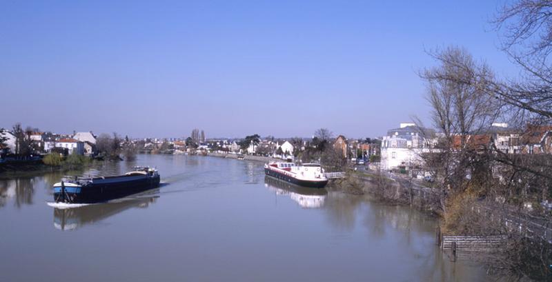 Vue depuis le pont de Bry vers la Marne et la boucle de Bry.