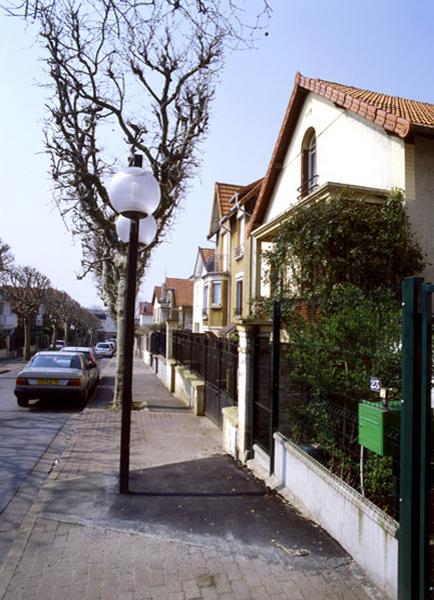 Vue de la rue Pierre-Loti.