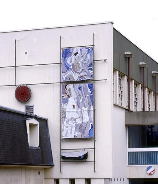Détail de la céramique sur la façade.