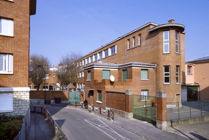 Vue du groupe scolaire Albert-Thomas.