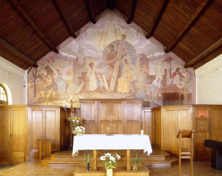 Vue du choeur et de la fresque l'ornant, représentant la vie de Joseph (peinte en 1943).