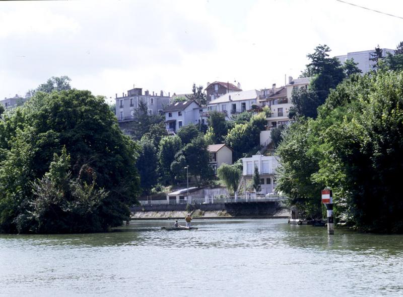 Vue du coteau nord, à la limite entre les deux communes de Champigny-sur-Marne et de Bry-sur-Marne