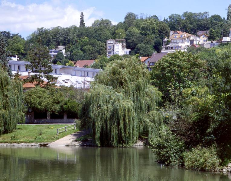 Vue du coteau sud, au niveau de l'île de Pissevinaigre sur la Marne.