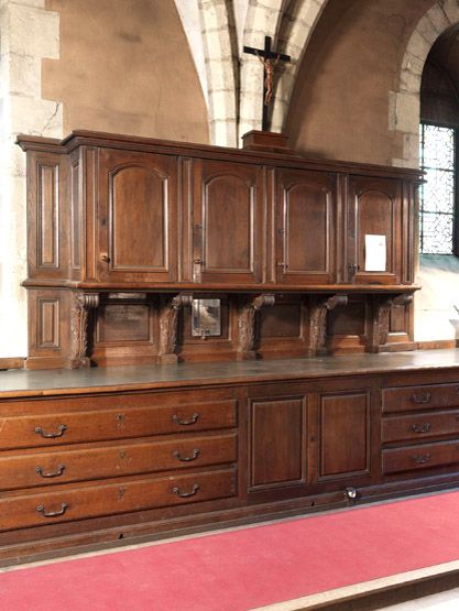 Le meuble de sacristie installé dans le Vieux-Chapitre par Albert Bray : partie nord.