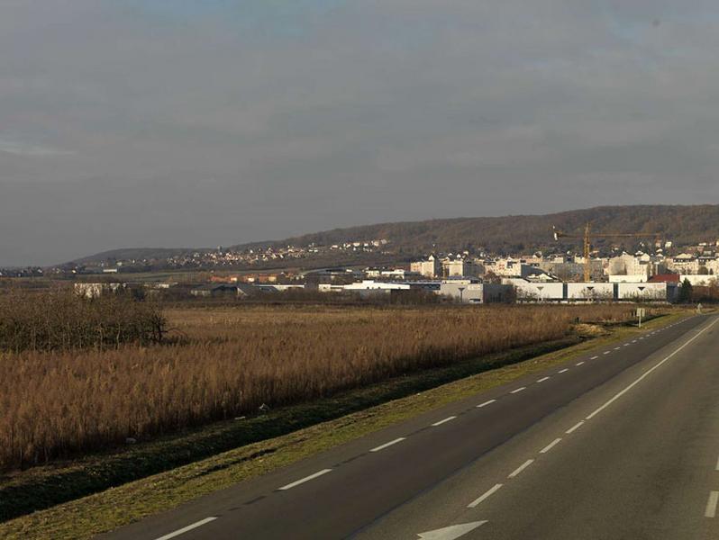 le site de la ville sous la colline de l'Hautil