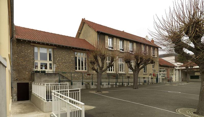 la façade antérieure de l'école des garçons