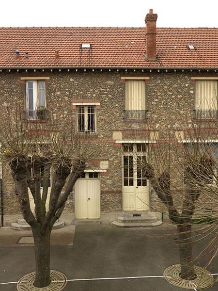 l'école des filles: façade antérieure la partie centrale