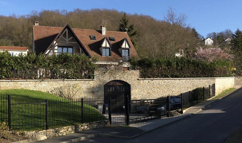 anciennes entrées de carrières à gypse à Chanteloup