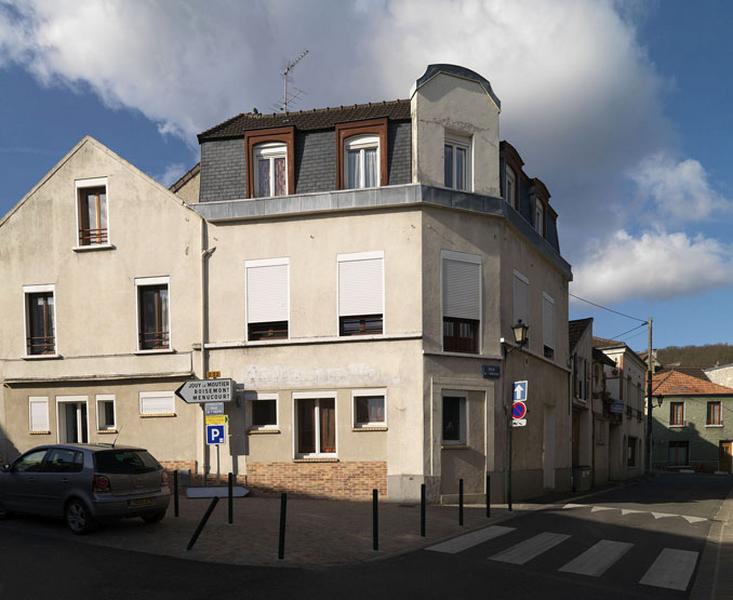 maison rue de l'Hautil; c'était autrefois un commerce