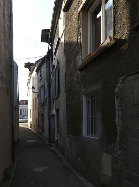 impasse donnant sur la place de la mairie