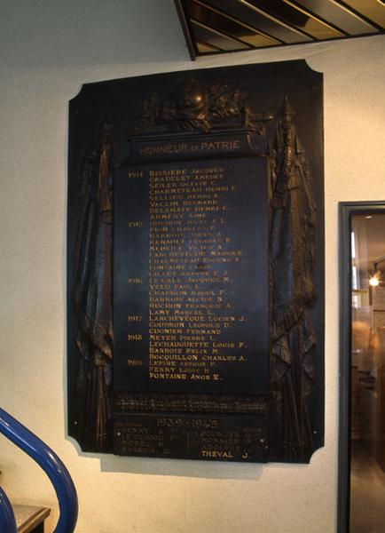 Tableau commémoratif des morts de la première guerre mondiale