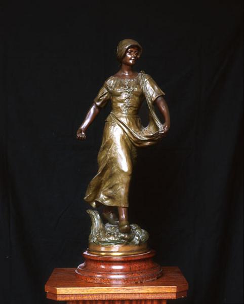 Statuette : la Semeuse