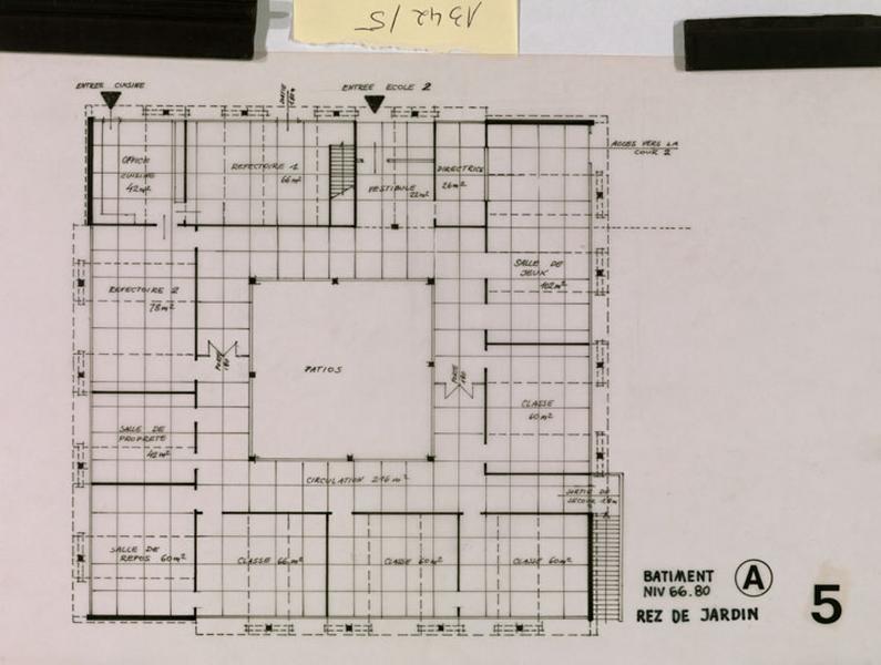 Groupe scolaire G3. Plan du rez de jardin du bâtiment A (école maternelle) du dossier d'avant-projet, 1972. Emile Aillaud, architecte.