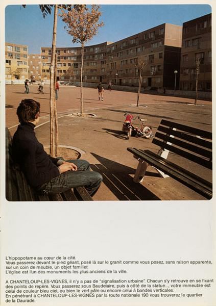 Page présentant une image de la place de l'hippodromme de la brochure éditée par l'office public d'HLM interdépartemental de la région parisienne pour vanter ses réalisations de Chanteloup.