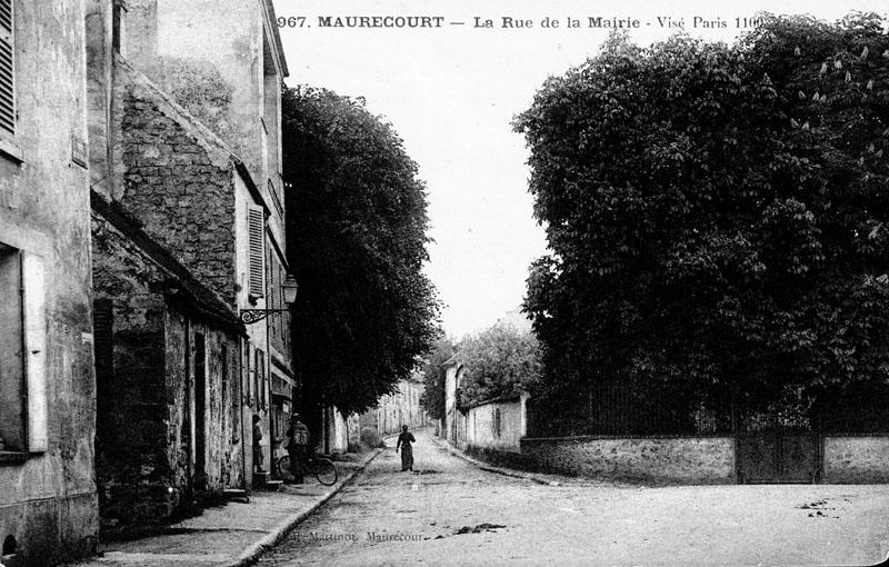 l'ancienne rue de la Mairie, actuellement rue du général de Gaulle