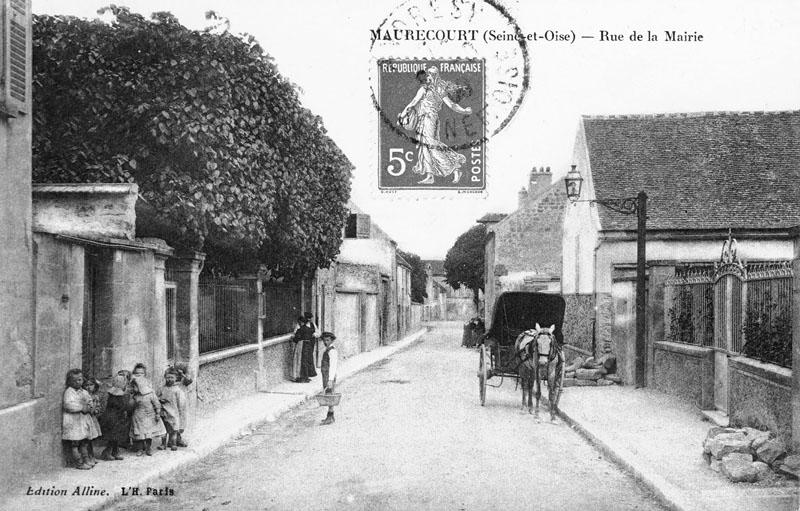 l'ancienne rue de la Mairie, actuellement rue du général de Gaulle
