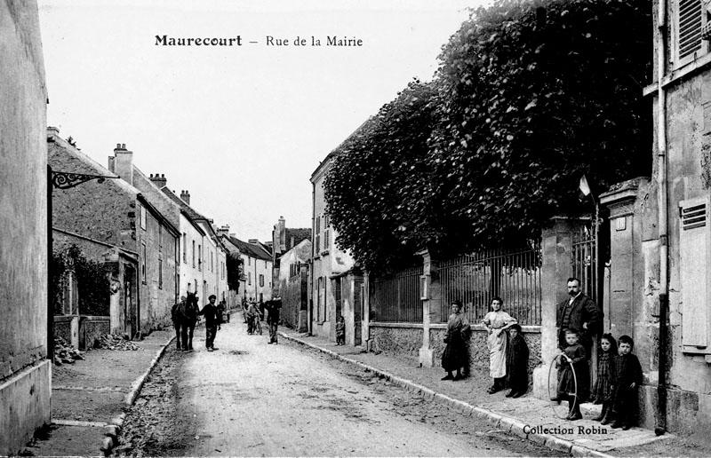 l'ancienne rue de la Mairie, actuellement rue du Général-de-Gaulle
